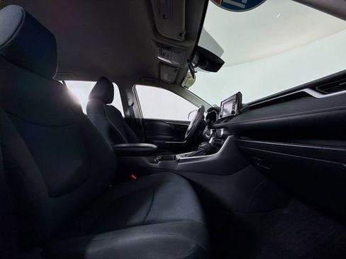 Certified 2021 Toyota RAV4 LE image 24
