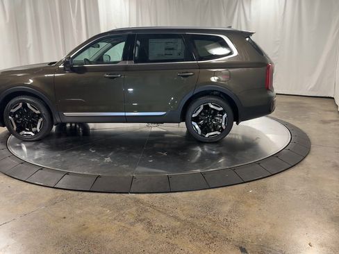 New 2025 Kia Telluride S image 7