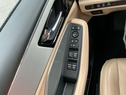 Used 2025 Acura MDX SH-AWD w/ Technology Package image 17