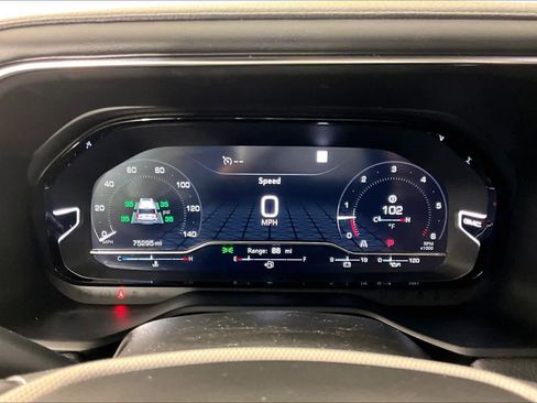 Used 2022 GMC Yukon XL Denali RWD image 25