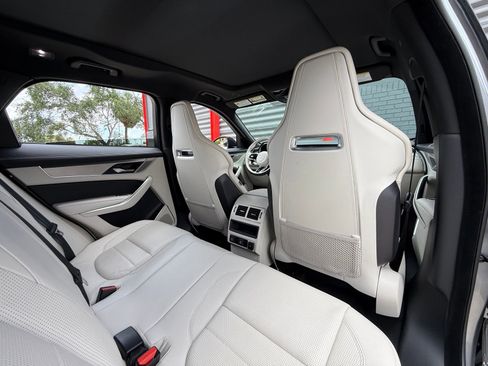 Used 2026 Jaguar F-PACE R-Dynamic S AWD/4WD image 33
