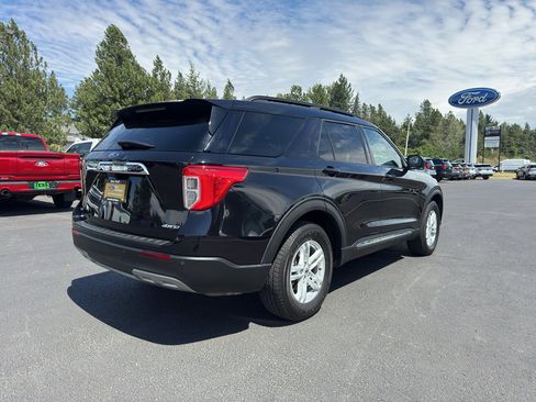 Used 2021 Ford Explorer XLT w/ Equipment Group 202A AWD/4WD image 6