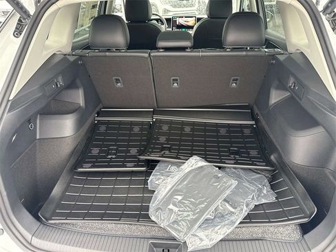 New 2026 Volkswagen Tiguan SE FWD image 24