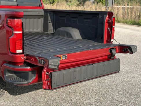 Used 2025 Chevrolet Silverado 2500 High Country w/ High Country Premium Package AWD/4WD image 13