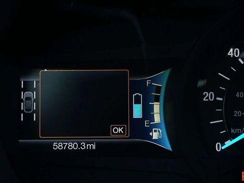 Used 2017 Ford Fusion Energi Titanium FWD image 31