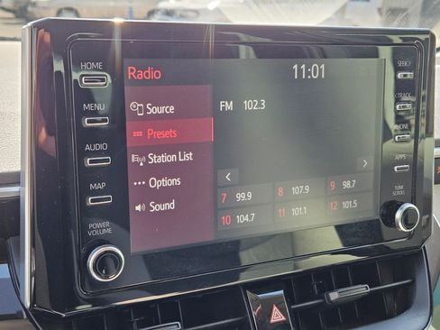 Used 2020 Toyota Corolla LE w/ Carpet Mat Package (TMS) FWD image 22