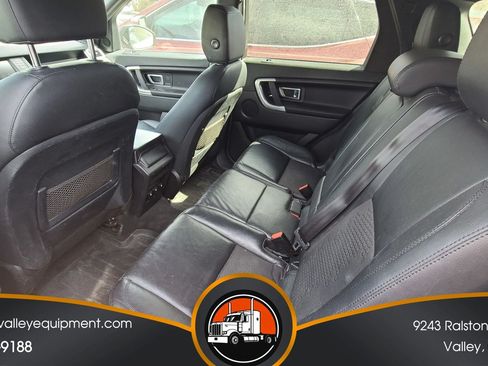 Used 2018 Land Rover Discovery Sport SE AWD/4WD image 8