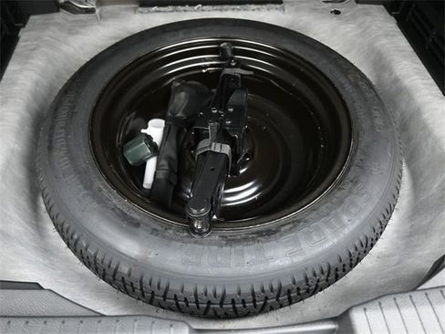 Certified 2024 Nissan Rogue SV image 16