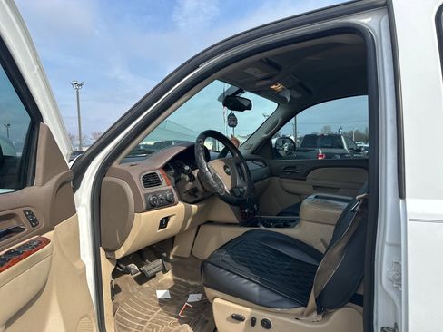 Used 2014 Chevrolet Silverado 2500 LTZ w/ Z71 Appearance Package image 6