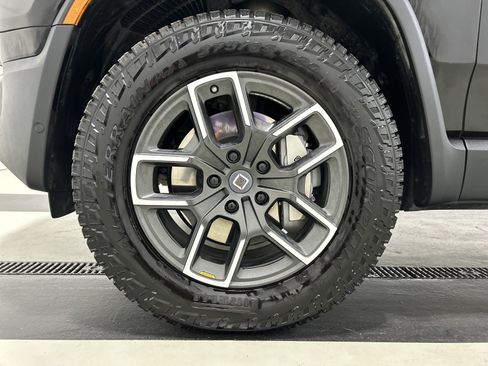 Used 2025 Rivian R1T Adventure AWD/4WD image 9