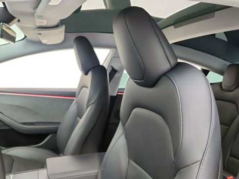 Used 2025 Tesla Model 3 Long Range image 31