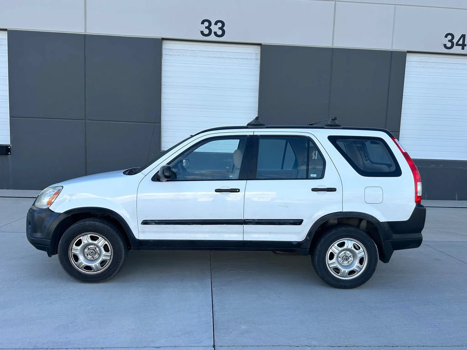 Used 2006 Honda CR-V LX image 2