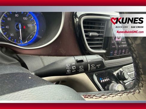 Used 2020 Chrysler Pacifica Limited FWD image 16