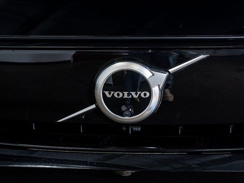 Used 2021 Volvo XC40 P8 Recharge w/ Advanced Package image 16