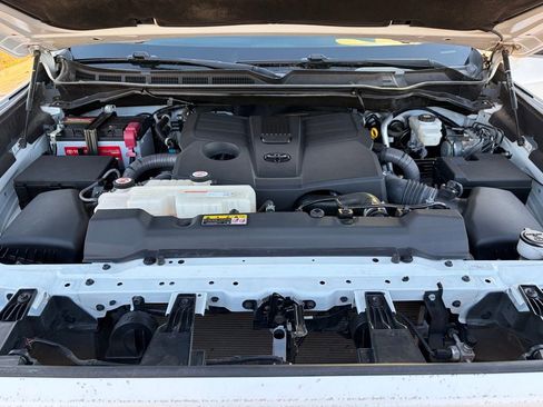 Used 2022 Toyota Tundra SR5 w/ SR5 Convenience Package RWD image 25