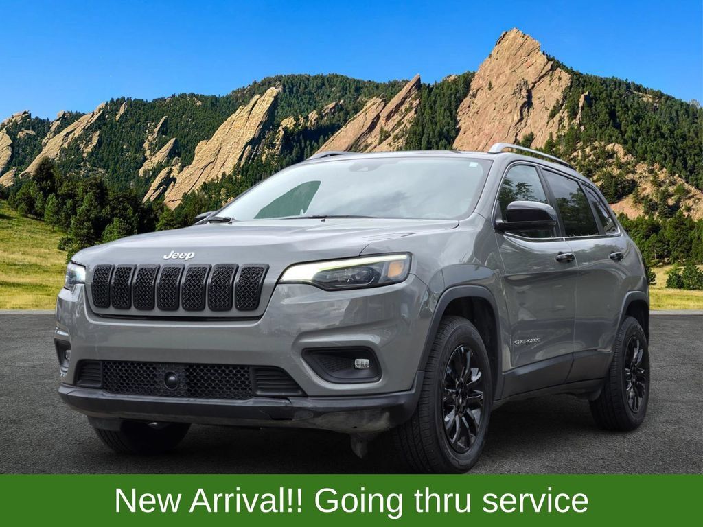 Used 2021 Jeep Cherokee Latitude Lux w/ Comfort/Convenience Group AWD/4WD image 1