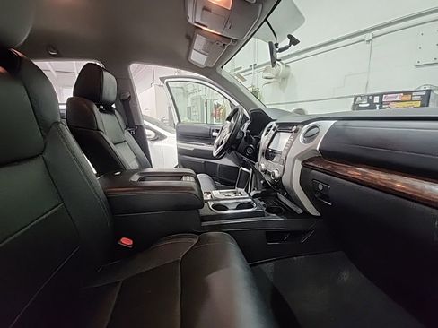 Used 2015 Toyota Tundra Limited w/ Limited Premium Package AWD/4WD image 19