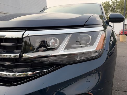 Used 2023 Volkswagen Atlas Cross Sport SE w/ Panoramic Sunroof Package AWD/4WD image 10