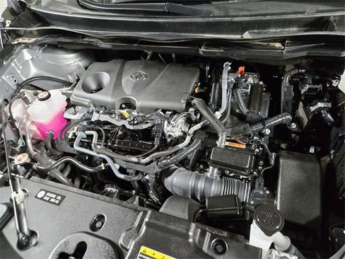 Used 2024 Toyota Sienna Platinum image 24