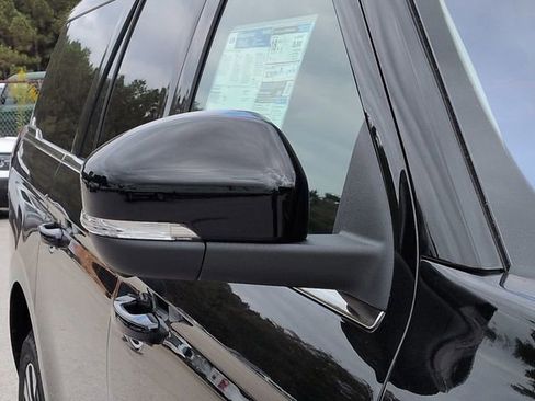 New 2025 Ford Expedition Max Platinum w/ Driver's Package image 11