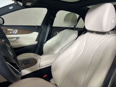 Used 2021 Mercedes-Benz E 350 4MATIC Sedan image 5
