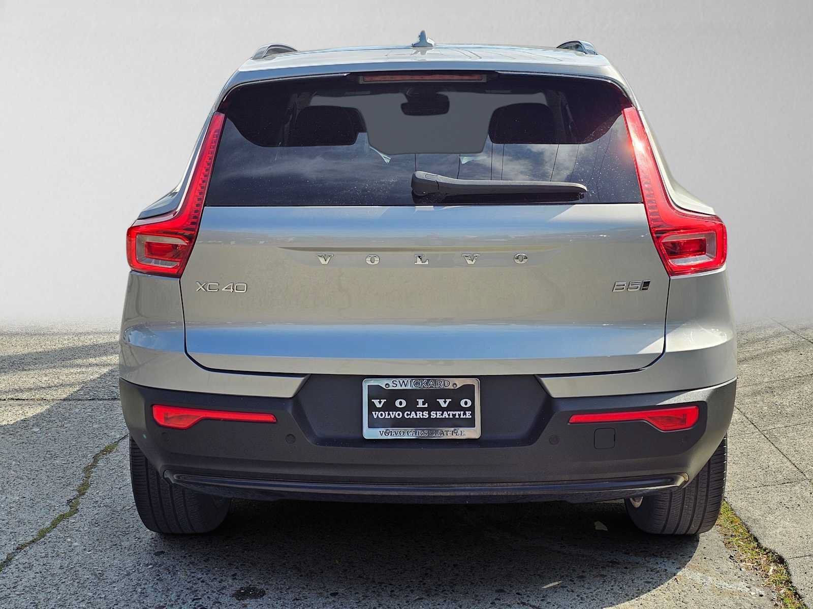 Used 2023 Volvo XC40 B5 Ultimate w/ Protection Package Premier AWD/4WD image 4