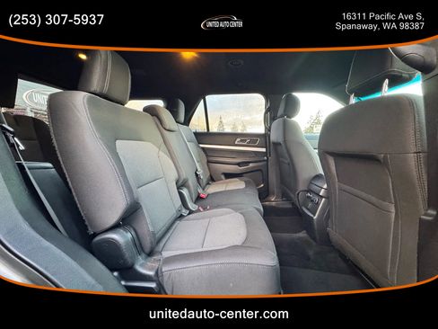 Used 2017 Ford Explorer XLT image 10