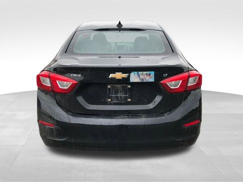 Used 2017 Chevrolet Cruze LT w/ Convenience Package image 11