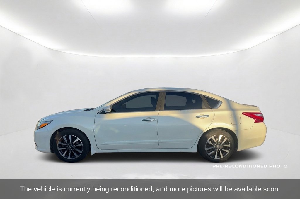 Used 2016 Nissan Altima 2.5 SV w/ Convenience Package FWD image 9
