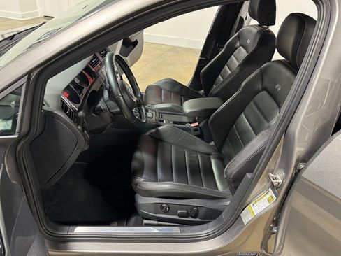 Used 2015 Volkswagen Golf R 4-Door AWD/4WD image 32