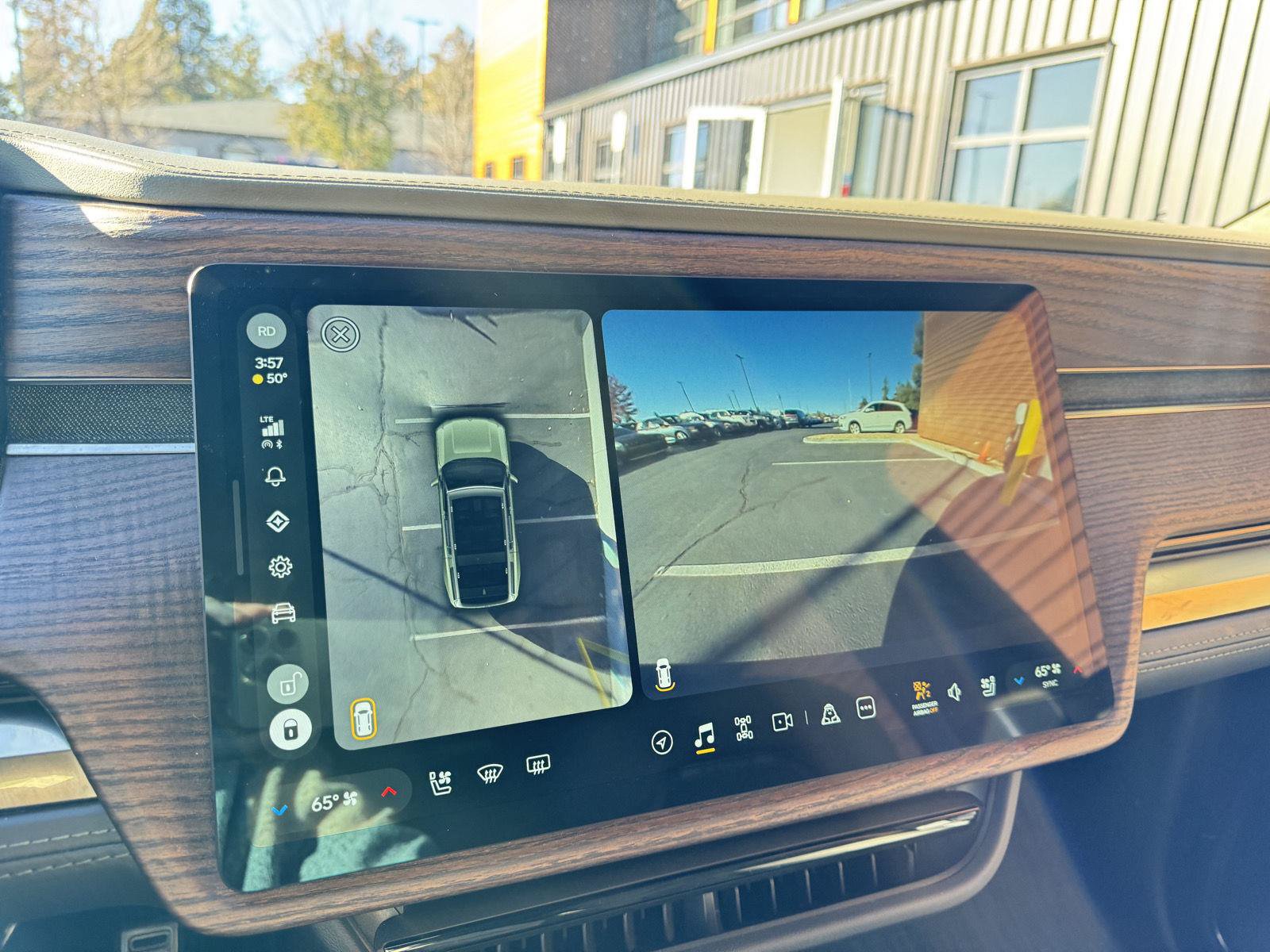 Used 2023 Rivian R1S Launch Edition Quad AWD/4WD image 17