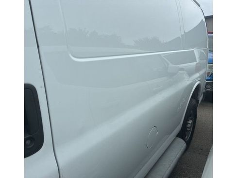 Used 2023 GMC Savana 2500 w/ Driver Convenience Package RWD image 4