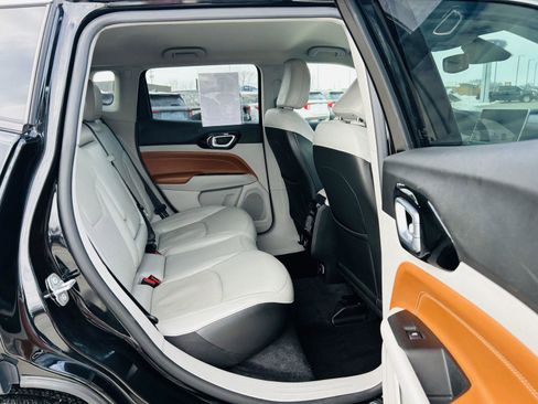 Used 2022 Jeep Compass Limited image 27