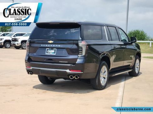 Used 2025 Chevrolet Suburban Premier RWD image 10