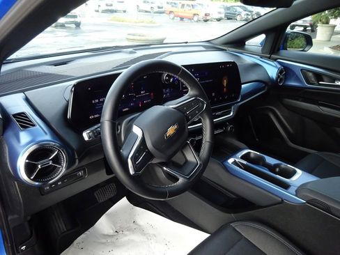 Certified 2025 Chevrolet Equinox EV LT w/ Convenience Package image 15