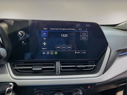 Used 2025 Chevrolet Trax LS image 15