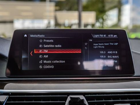 Used 2017 BMW 540i RWD image 19