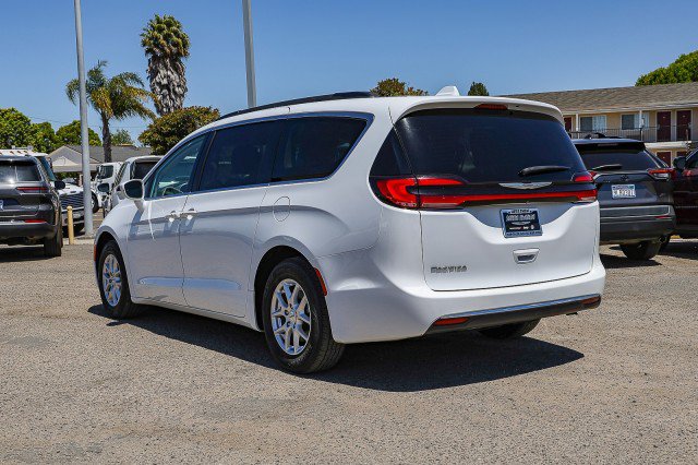 Used 2022 Chrysler Pacifica Touring-L FWD image 6
