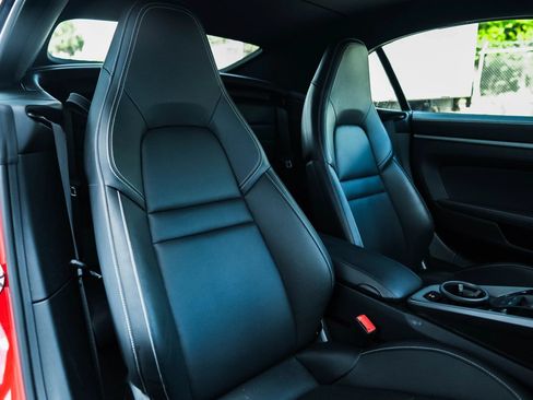 Used 2022 Porsche 911 Carrera w/ Premium Package RWD image 24