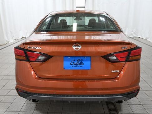 Used 2020 Nissan Altima 2.5 SR w/ Premium Package image 11