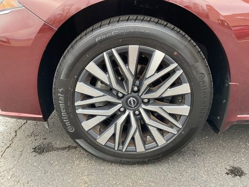 Used 2023 Nissan Altima 2.5 SV w/ SV Premium Package image 9