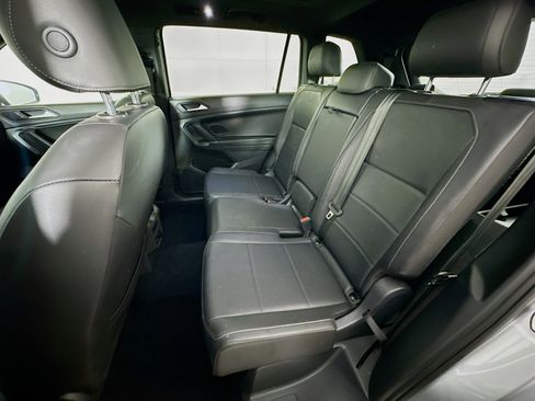 Used 2020 Volkswagen Tiguan SE R-Line FWD image 27
