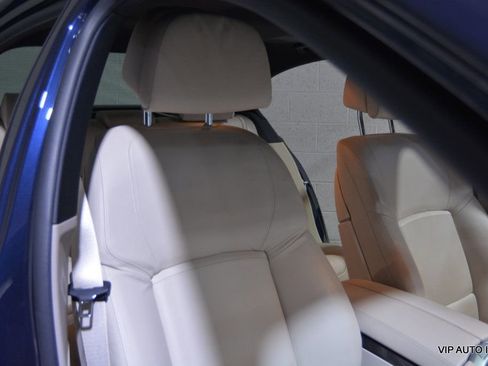 Used 2014 BMW 750Li xDrive image 14