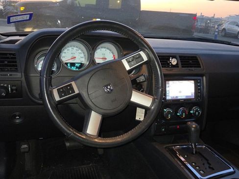 Used 2009 Dodge Challenger R/T image 25