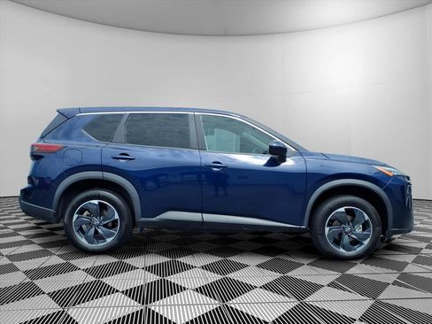 Used 2024 Nissan Rogue SV AWD/4WD image 31