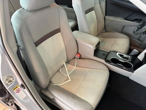 Used 2014 Toyota Camry LE image 9