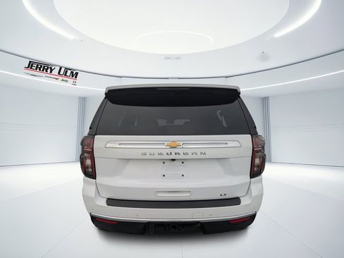 Used 2023 Chevrolet Suburban LT image 4