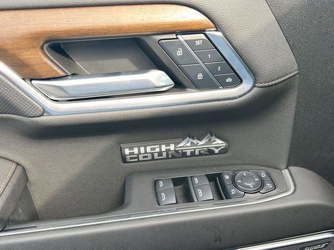 Used 2024 Chevrolet Silverado 1500 High Country w/ High Country Premium Package image 35