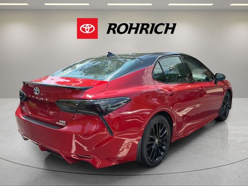 Used 2022 Toyota Camry XSE w/ Navigation Upgrade Package FWD image 6