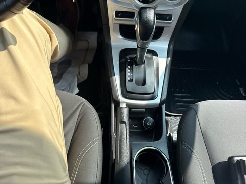 Used 2016 Ford Fiesta SE w/ Cold Weather Package FWD image 21